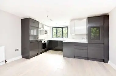 Two spacious double bedrooms at High Street, Wimbledon, 7RG