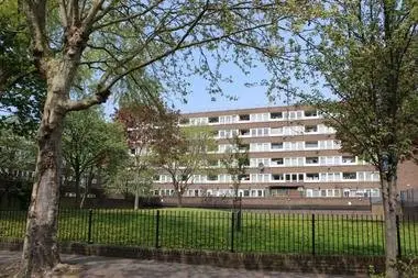 Two Double Bedrooms at Brenthouse Road, Hackney, 6QE