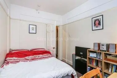 Stylish at Trinity Cres , Balham London SW17, 7BE