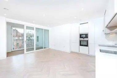 Brand New Luxury Apartment at London Square, Caledonian Road, N7, 9BQ