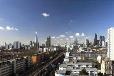 Modern One bedroom at Kelday Heights, Spencers Way, Shadwell, E1 2PW, 2PW