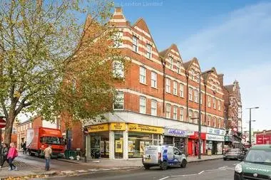 Beautifully presented two double bedroom flat at Prentis Road, Streatham, London SW16, 1XU