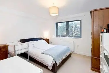 Enormous double bedrooms at Polesden Gardens, Raynes Park, 0UN