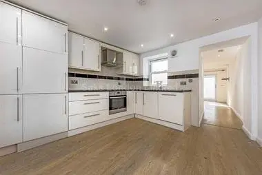 Superb two bedroom flat at CASTLE STREET, KINGSTON KT1, 6BF