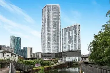 2 Double Bedrooms at Sky View Tower , High Street Stratford, 2GU
