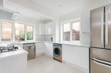 Two large bedrooms at Cowick Road, Upper Tooting, 8LH